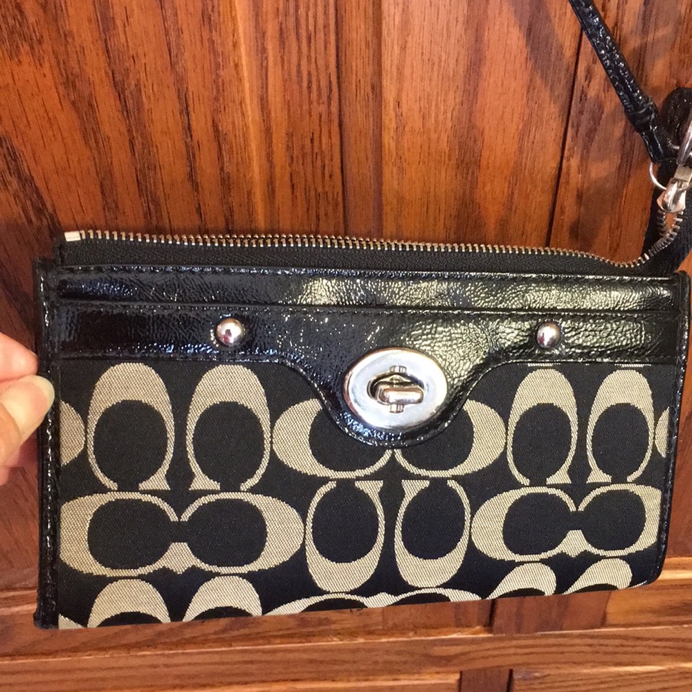 Coach signature Ashley bag and wristlet - Picture 14 of 16